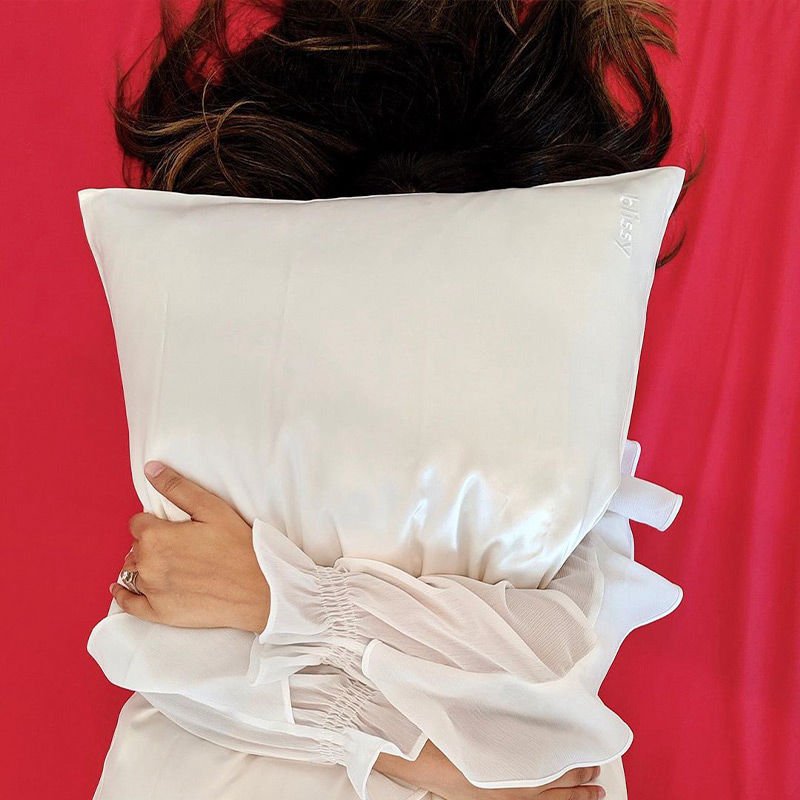 blissy silk pillowcase stays cool